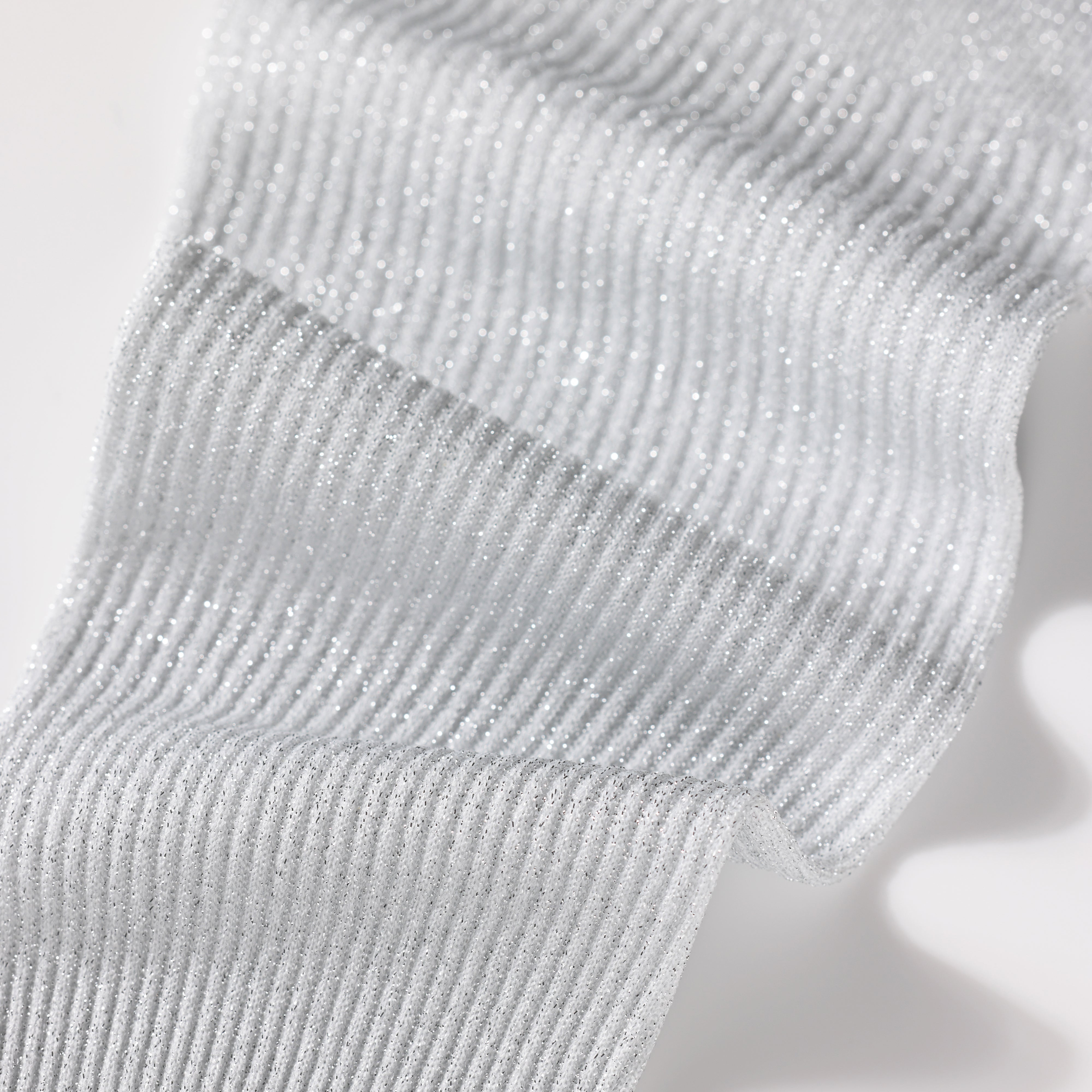 MAEÉ コンプレッションソックス(グリッターリブタイプ)シルバー
